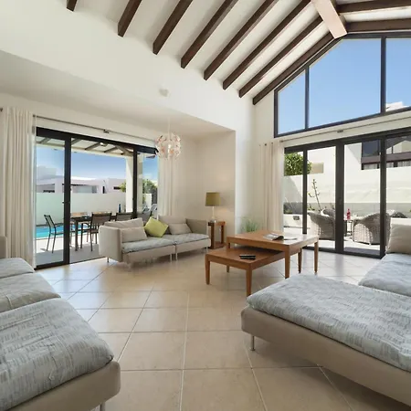 Casa Piscina 普拉亚布兰卡